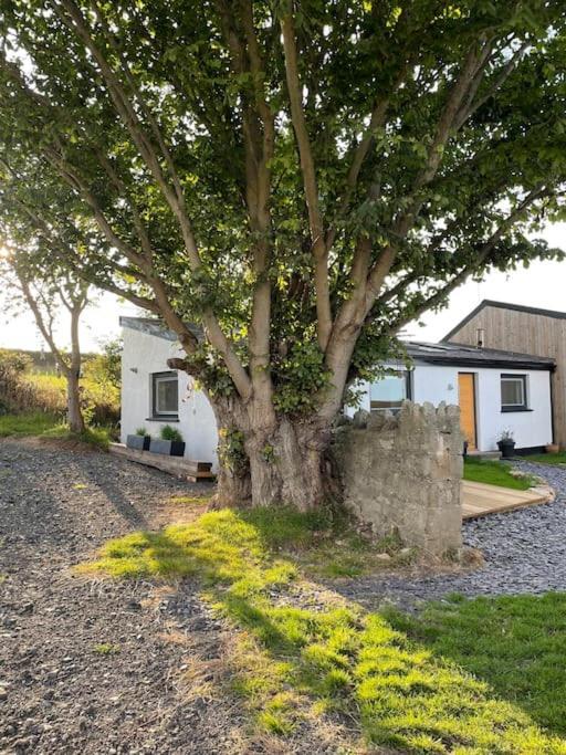 Tranquil, Secluded, Rural Cottage For Two 보마리스 외부 사진